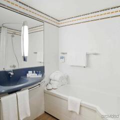 Отель Novotel Barcelona S Joan Despi ванная