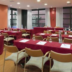 Отель Holiday Inn Express Ciudad de las Ciencias Испания, Валенсия - 1 отзыв об отеле, цены и фото номеров - забронировать отель Holiday Inn Express Ciudad de las Ciencias онлайн помещение для мероприятий