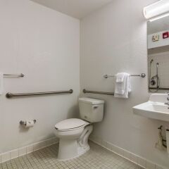 Отель Motel 6 Charlotte Carowinds Южный Бельмонт ванная