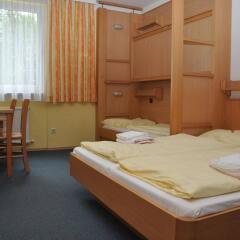 Отель Eduard-Heinrich-Haus - Hostel Австрия, Зальцбург - отзывы, цены и фото номеров - забронировать отель Eduard-Heinrich-Haus - Hostel онлайн комната для гостей