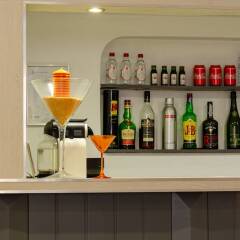 Dinya Lisbon Hotel гостиничный бар