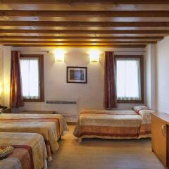 Отель Albergo Antica Corte Marchesini Италия, Кампанья-Лупия - 1 отзыв об отеле, цены и фото номеров - забронировать отель Albergo Antica Corte Marchesini онлайн комната для гостей фото 3