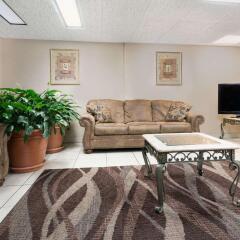 Отель Days Inn by Wyndham St Cloud комната для гостей