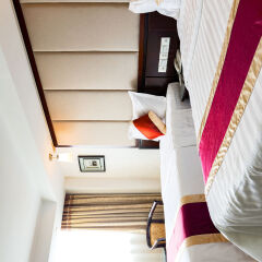 New World Hotel сейф в номере