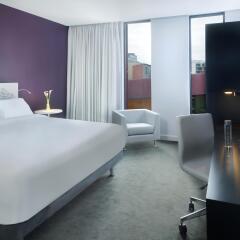 Отель INNSIDE By Meliá Manchester Стандартный номер с различными типами кроватей