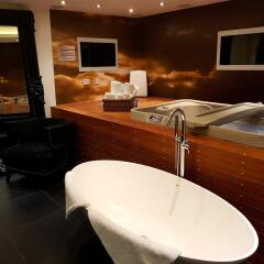 The Exhibitionist Hotel в номере