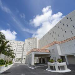 Hotel Monterey Okinawa Spa & Resort Центр Окинавы парковка
