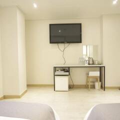 Отель Victoria (formerly Hotel Tong Seoul Myeongdong) Южная Корея, Сеул - отзывы, цены и фото номеров - забронировать отель Victoria (formerly Hotel Tong Seoul Myeongdong) онлайн удобства в номере фото 2