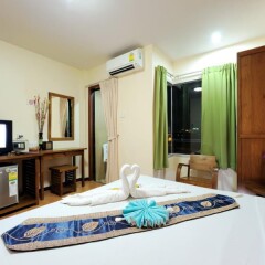 Отель NNC Patong Inn удобства в номере