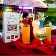 Отель Paradise Inn бассейн