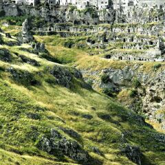Отель Sextantio Le Grotte Della Civita Матера приотельная территория