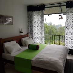 Отель Us Holiday Resort комната для гостей фото 5