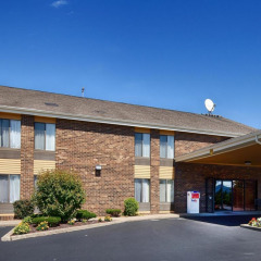 Отель Quality Inn Tully I-81
