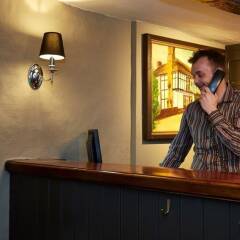 Отель Bull Hotel Великобритания, Халстед - отзывы, цены и фото номеров - забронировать отель Bull Hotel онлайн интерьер отеля