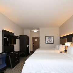 Отель Holiday Inn Express & Suites Ashland сейф в номере