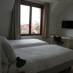 Отель Living in Brûsel, Urban B&B комната для гостей фото 3