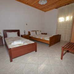 Отель Studios Kostas & Despina сейф в номере