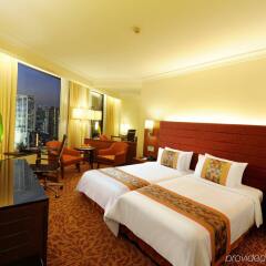 Rembrandt Hotel Suites and Towers комната для гостей фото 4