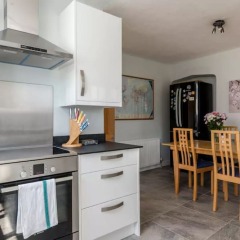 Отель 3 Bedroom House In Brighton With Garden Брайтон в номере