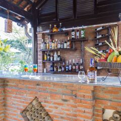 Indochine Hoi An Riverside Hotel & Spa гостиничный бар