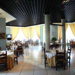 Hotel Pavaresia питание
