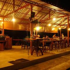 Отель Khun Mai Baan Suan Resort бассейн