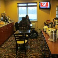 Отель Comfort Inn At LaGuardia Airport США, Нью-Йорк - отзывы, цены и фото номеров - забронировать отель Comfort Inn At LaGuardia Airport онлайн гостиничный бар