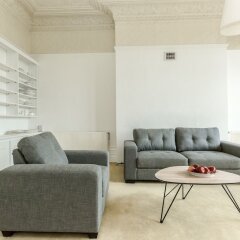 Отель Spacious 1BR Period Apartment Hampstead Великобритания, Лондон - отзывы, цены и фото номеров - забронировать отель Spacious 1BR Period Apartment Hampstead онлайн комната для гостей фото 5