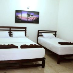 Отель T And T Шри-Ланка, Анурадхапура - отзывы, цены и фото номеров - забронировать отель T And T онлайн комната для гостей фото 2