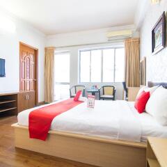 Отель RedDoorz near HIECC Tan Binh комната для гостей