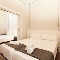 Отель AB Paral·lel Spacious Apartments Испания, Барселона - отзывы, цены и фото номеров - забронировать отель AB Paral·lel Spacious Apartments онлайн вид на фасад