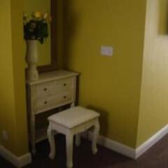 Отель Cross Street Guesthouse удобства в номере