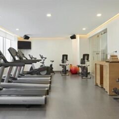Отель Hyatt Place Dubai Baniyas Square фитнесс-зал фото 3