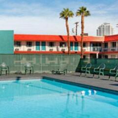 Отель Travelodge Las Vegas Strip North бассейн фото 2