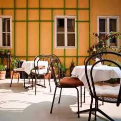 Отель Altstadthotel Kasererbräu Австрия, Зальцбург - 3 отзыва об отеле, цены и фото номеров - забронировать отель Altstadthotel Kasererbräu онлайн балкон
