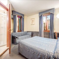 Atlantide Hotel Венеция сейф в номере