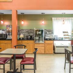 Отель Quality Inn & Suites Колумбус питание