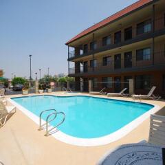 Отель Quality Inn & Suites Bell Gardens Белл Гарденс бассейн фото 3