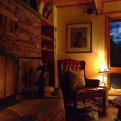Отель Mountain River Lodge интерьер отеля