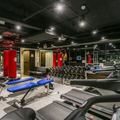 Nathan Hotel фитнесс-зал