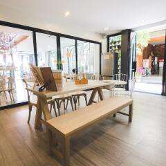 Issara by d Hostel развлечения