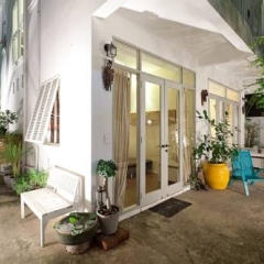 Отель Littlest Guesthouse Бангкок фото 3