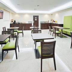 Отель LQ Hotel by La Quinta Cancun Мексика, Канкун - отзывы, цены и фото номеров - забронировать отель LQ Hotel by La Quinta Cancun онлайн питание фото 3