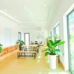 Отель Wanderlust Garden Stay & Cafe интерьер отеля