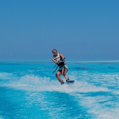 Отель Kuredu Island Resort спортивное сооружение