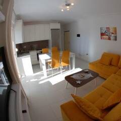 Апартаменты White Deluxe Apartments комната для гостей