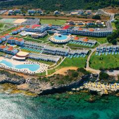Отель The Kresten Royal Villas & Spa фото 2