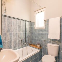 Отель K & A Casual Living/Breakfast included By Konnect Корфу ванная