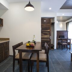Отель Hoi An Silk River Villa в номере