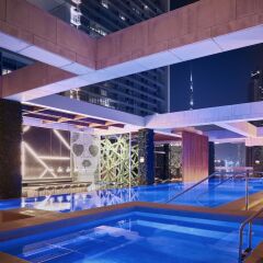 Отель Waldorf Astoria Dubai International Financial Centre ОАЭ, Дубай - отзывы, цены и фото номеров - забронировать отель Waldorf Astoria Dubai International Financial Centre онлайн бассейн фото 3
